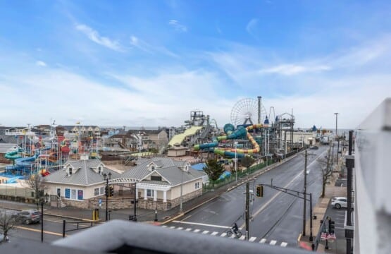 Terrace view overlooking the streets of Jersey lunapark.