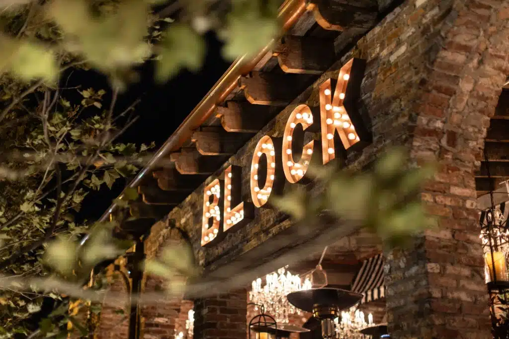 Block sign