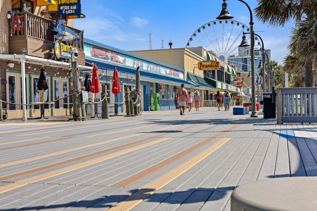 shopping board walk