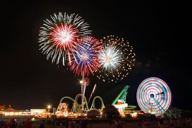 21621 Wildwood Fireworks.2e16d0ba.fill 735x490