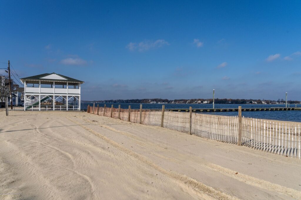 524 e bayview ave ocean gate nj building photo